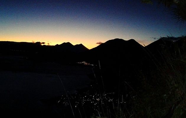 amanecer-en-rostro-maya-atitlan.