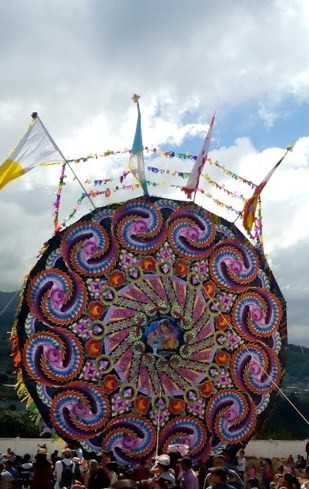 santiago sacatepequez festival de barriletes