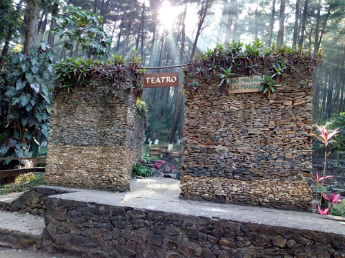 teatro en la cerra san miguel petapa