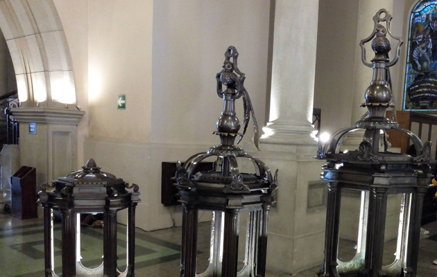 lamparas-faroles-palacio-nacional-de-la-cultura-guatemala