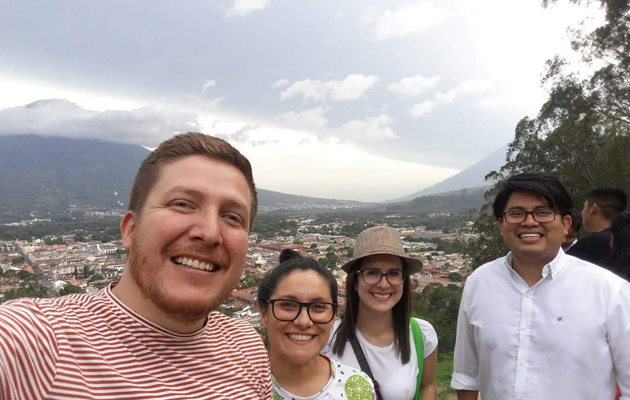 Ticos conociendo el Cerro de la Cruz, Antigua&nbsp;Guatemala