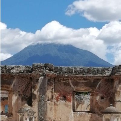 vista del volcan de agua antigua guatemala
