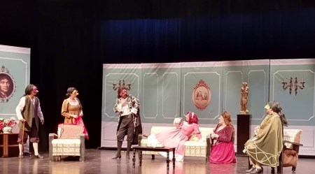 d2-medico-a-palos-obra-de-teatro-comedia-guatemala-festival-de-junio