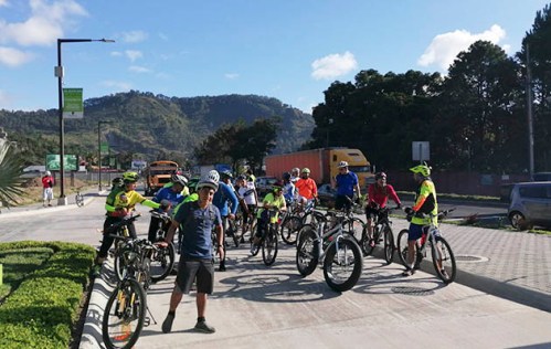 carretera al pacifico guatemala ciclistas
