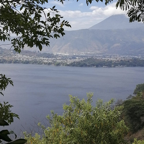 vista al lago amatitlan