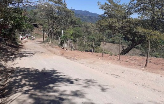 camino de terraceria en ayarza pedaleros
