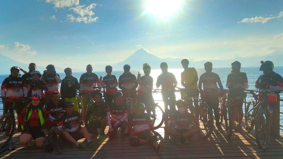 ciclistas-del-sur-guatemala-en-atitlan-panajachel.