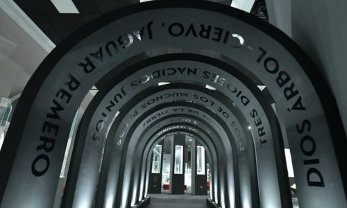 museo nacional de arte maya en guatemala arco